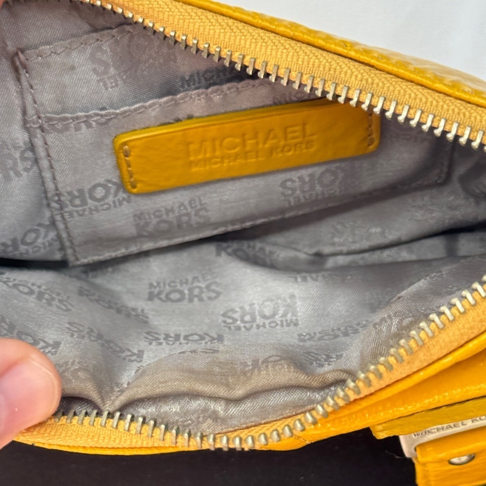 Michael Kors mustard Yellow Leather Wristlet Clutch zippers and pockets y2K - Picture 5 of 9